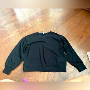 Everme Black pull over Sweater Size Small